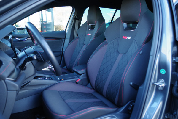 Škoda Octavia Combi 1.4 TSI RS 245 PK iV PHEV BNS, Winterpakket, 4 x Stoelverwarming, Camera