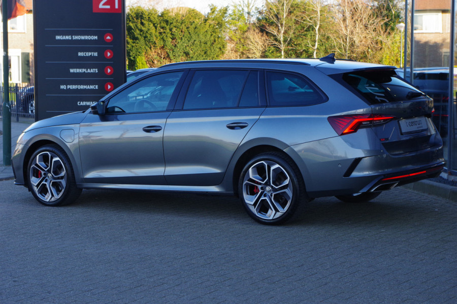 Škoda Octavia Combi 1.4 TSI RS 245 PK iV PHEV BNS, Winterpakket, 4 x Stoelverwarming, Camera