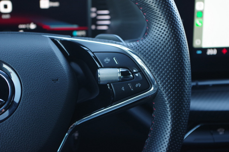 Škoda Octavia Combi 1.4 TSI RS 245 PK iV PHEV BNS, Winterpakket, 4 x Stoelverwarming, Camera