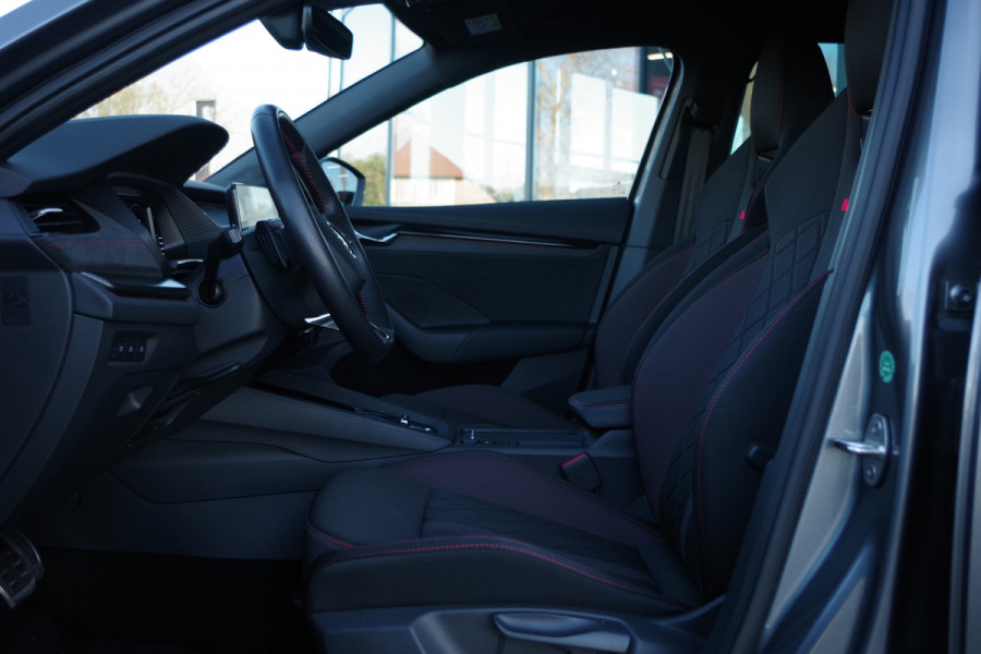 Škoda Octavia Combi 1.4 TSI RS 245 PK iV PHEV BNS, Winterpakket, 4 x Stoelverwarming, Camera