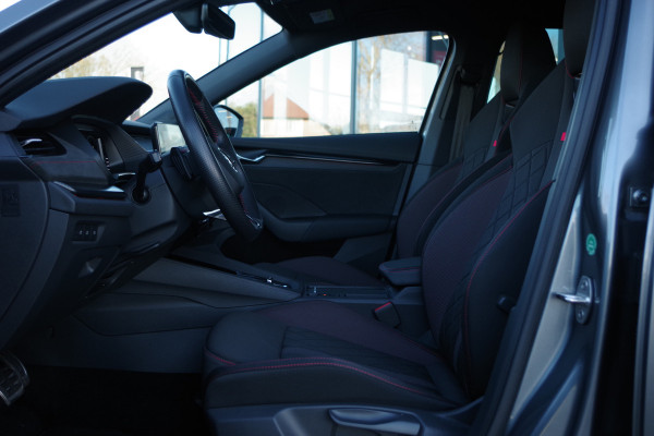 Škoda Octavia Combi 1.4 TSI RS 245 PK iV PHEV BNS, Winterpakket, 4 x Stoelverwarming, Camera