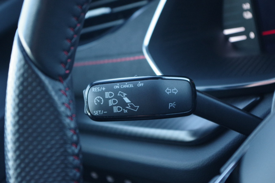 Škoda Octavia Combi 1.4 TSI RS 245 PK iV PHEV BNS, Winterpakket, 4 x Stoelverwarming, Camera