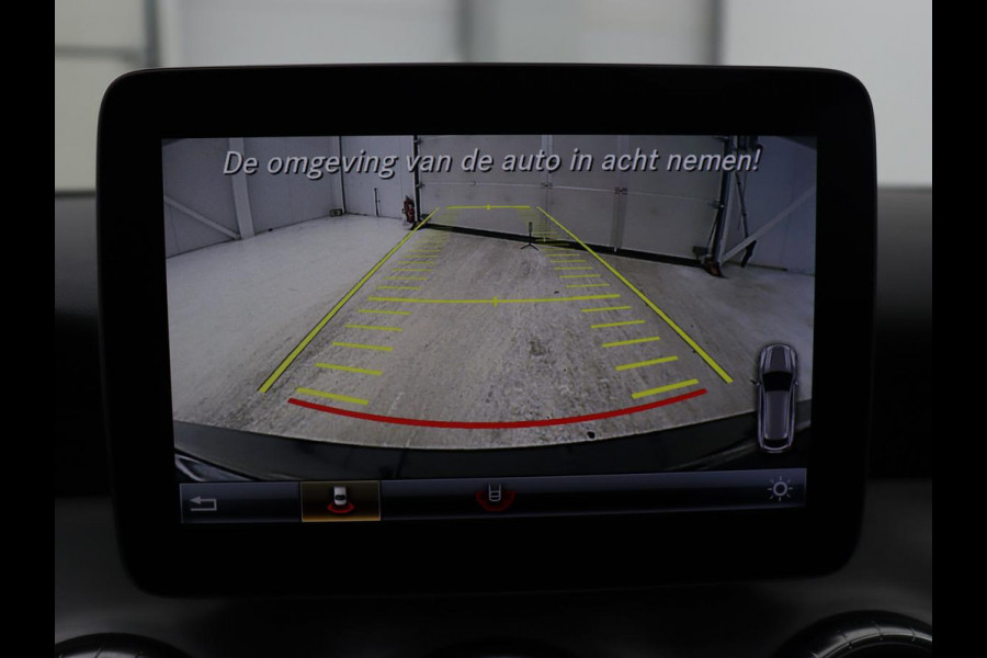 Mercedes-Benz CLA-Klasse Shooting Brake 180 AMG-Pakket | Full-LED | Stoelverwarming | Camera | Navigatie