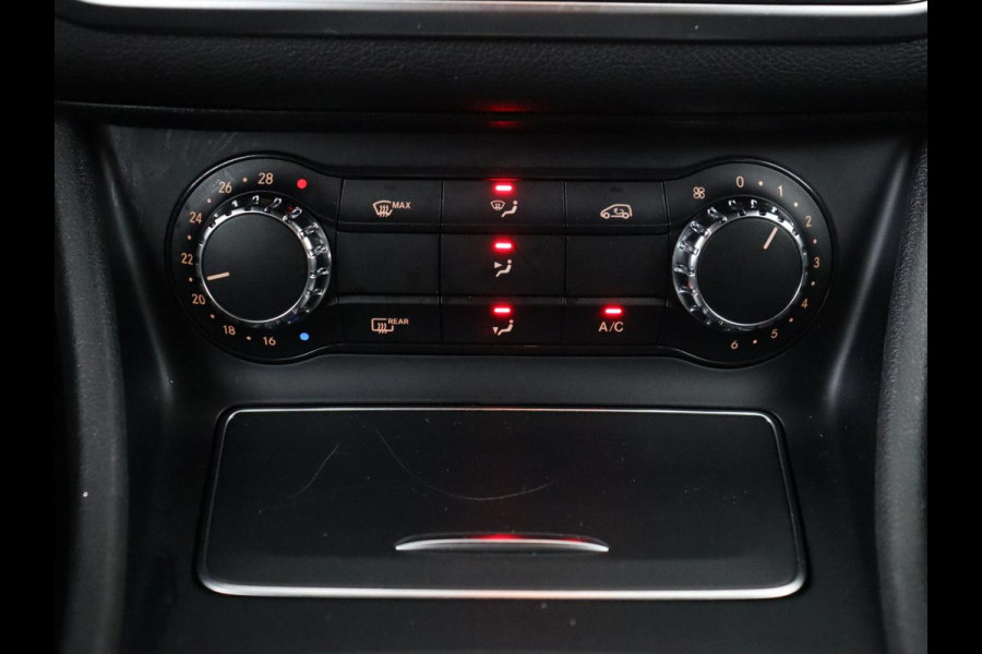 Mercedes-Benz CLA-Klasse Shooting Brake 180 AMG-Pakket | Full-LED | Stoelverwarming | Camera | Navigatie