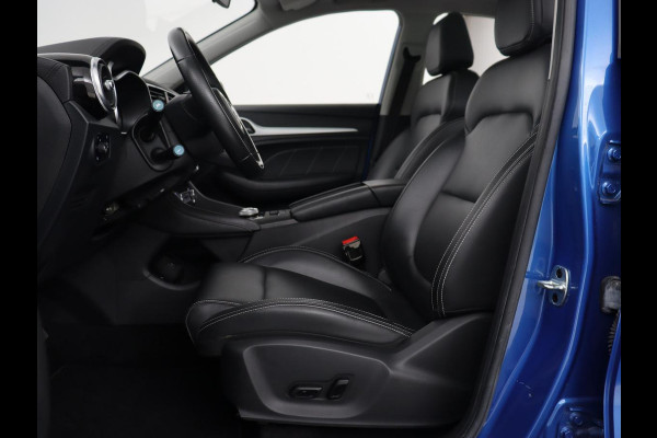 MG Mg Zs EV Luxury 45 kWh | Panoramadak | Adaptive cruise control | Climate control | Leder | Stoelverwarming | Navigatie | Camera | Carplay