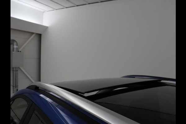 MG Mg Zs EV Luxury 45 kWh | Panoramadak | Adaptive cruise control | Climate control | Leder | Stoelverwarming | Navigatie | Camera | Carplay