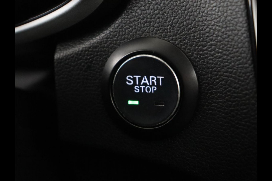 MG Mg Zs EV Luxury 45 kWh | Panoramadak | Adaptive cruise control | Climate control | Leder | Stoelverwarming | Navigatie | Camera | Carplay