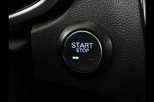 MG Mg Zs EV Luxury 45 kWh | Panoramadak | Adaptive cruise control | Climate control | Leder | Stoelverwarming | Navigatie | Camera | Carplay