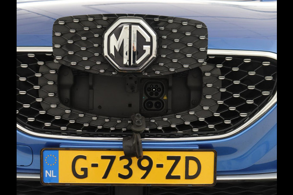 MG Mg Zs EV Luxury 45 kWh | Panoramadak | Adaptive cruise control | Climate control | Leder | Stoelverwarming | Navigatie | Camera | Carplay