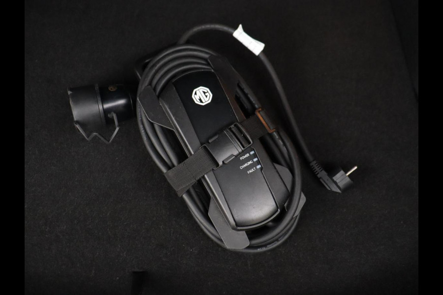 MG Mg Zs EV Luxury 45 kWh | Panoramadak | Adaptive cruise control | Climate control | Leder | Stoelverwarming | Navigatie | Camera | Carplay