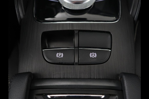 MG Mg Zs EV Luxury 45 kWh | Panoramadak | Adaptive cruise control | Climate control | Leder | Stoelverwarming | Navigatie | Camera | Carplay