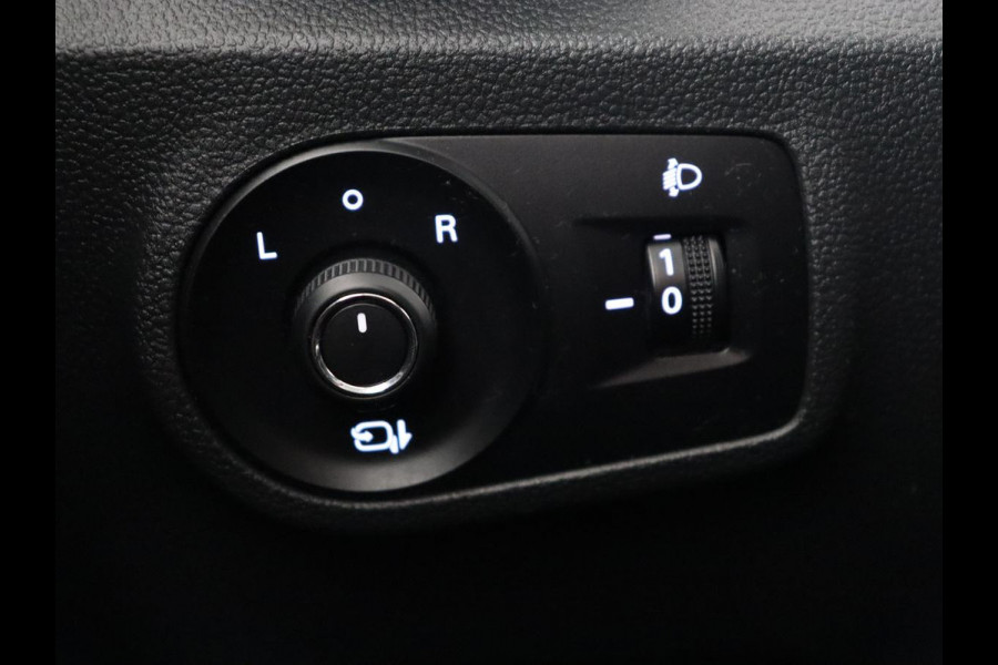 MG Mg Zs EV Luxury 45 kWh | Panoramadak | Adaptive cruise control | Climate control | Leder | Stoelverwarming | Navigatie | Camera | Carplay