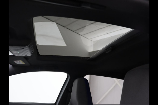 Volkswagen Golf 1.4 eHybrid GTE | Panoramadak | Sfeerverlichting | Carplay | Stoelverwarming | Camera | Adaptive cruise | Navigatie | Sportstoelen | Digital Cockpit | PHEV | Plug In