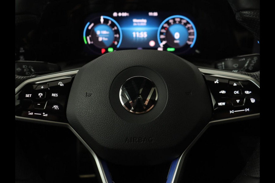 Volkswagen Golf 1.4 eHybrid GTE | Panoramadak | Sfeerverlichting | Carplay | Stoelverwarming | Camera | Adaptive cruise | Navigatie | Sportstoelen | Digital Cockpit | PHEV | Plug In