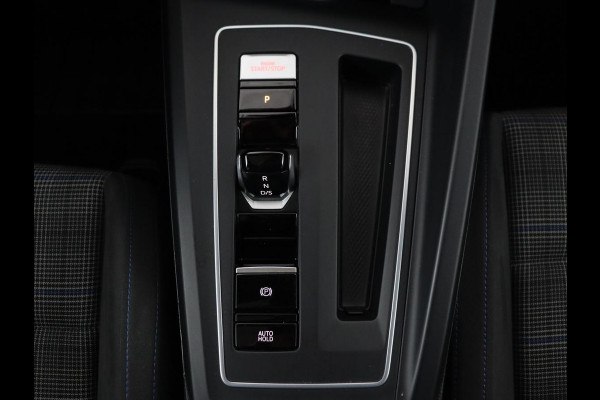 Volkswagen Golf 1.4 eHybrid GTE | Panoramadak | Sfeerverlichting | Carplay | Stoelverwarming | Camera | Adaptive cruise | Navigatie | Sportstoelen | Digital Cockpit | PHEV | Plug In
