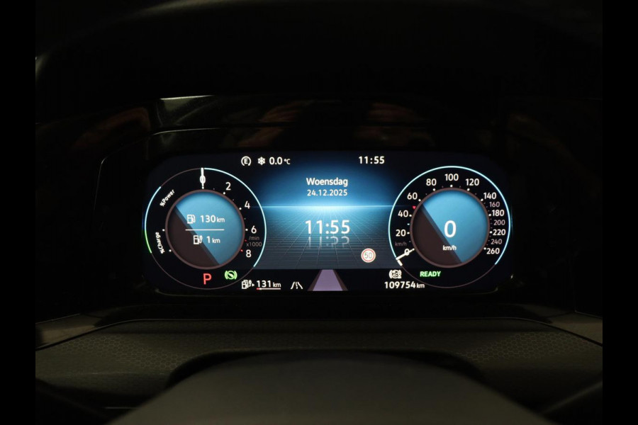 Volkswagen Golf 1.4 eHybrid GTE | Panoramadak | Sfeerverlichting | Carplay | Stoelverwarming | Camera | Adaptive cruise | Navigatie | Sportstoelen | Digital Cockpit | PHEV | Plug In