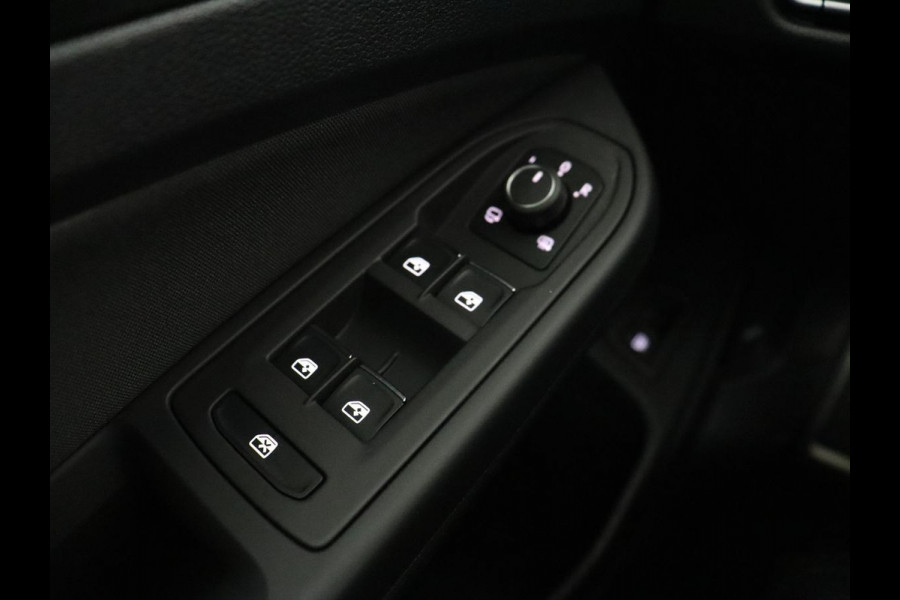 Volkswagen Golf 1.4 eHybrid GTE | Panoramadak | Sfeerverlichting | Carplay | Stoelverwarming | Camera | Adaptive cruise | Navigatie | Sportstoelen | Digital Cockpit | PHEV | Plug In