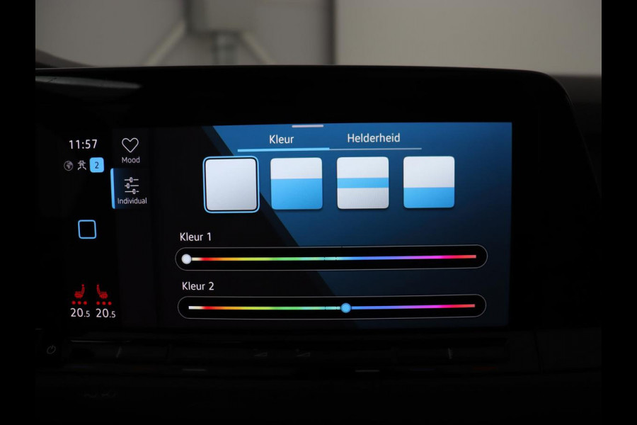 Volkswagen Golf 1.4 eHybrid GTE | Panoramadak | Sfeerverlichting | Carplay | Stoelverwarming | Camera | Adaptive cruise | Navigatie | Sportstoelen | Digital Cockpit | PHEV | Plug In