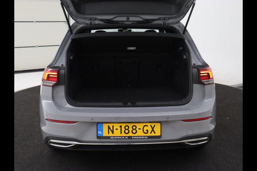Volkswagen Golf 1.4 eHybrid GTE | Panoramadak | Sfeerverlichting | Carplay | Stoelverwarming | Camera | Adaptive cruise | Navigatie | Sportstoelen | Digital Cockpit | PHEV | Plug In