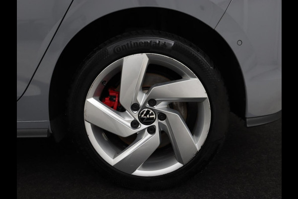 Volkswagen Golf 1.4 eHybrid GTE | Panoramadak | Sfeerverlichting | Carplay | Stoelverwarming | Camera | Adaptive cruise | Navigatie | Sportstoelen | Digital Cockpit | PHEV | Plug In