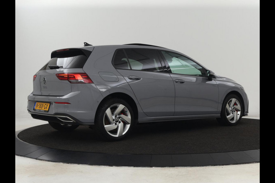 Volkswagen Golf 1.4 eHybrid GTE | Panoramadak | Sfeerverlichting | Carplay | Stoelverwarming | Camera | Adaptive cruise | Navigatie | Sportstoelen | Digital Cockpit | PHEV | Plug In