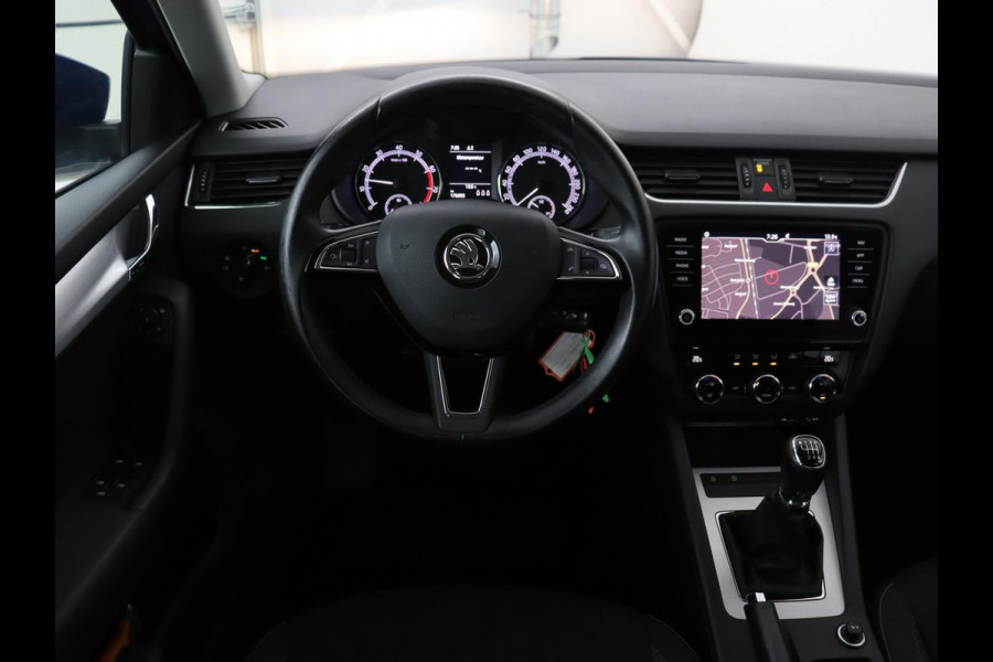 Škoda Octavia Combi 1.0 TSI Greentech Ambition Business | Trekhaak | Carplay | PDC | Navigatie | Climate control | Cruise control