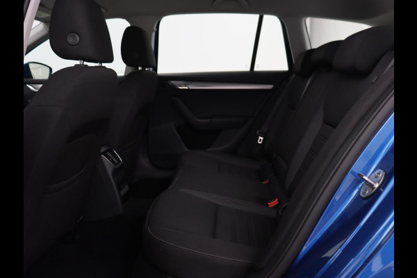 Škoda Octavia Combi 1.0 TSI Greentech Ambition Business | Trekhaak | Carplay | PDC | Navigatie | Climate control | Cruise control