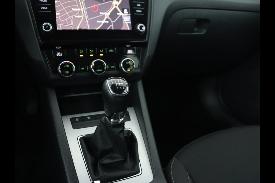 Škoda Octavia Combi 1.0 TSI Greentech Ambition Business | Trekhaak | Carplay | PDC | Navigatie | Climate control | Cruise control
