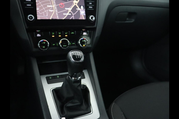 Škoda Octavia Combi 1.0 TSI Greentech Ambition Business | Trekhaak | Carplay | PDC | Navigatie | Climate control | Cruise control