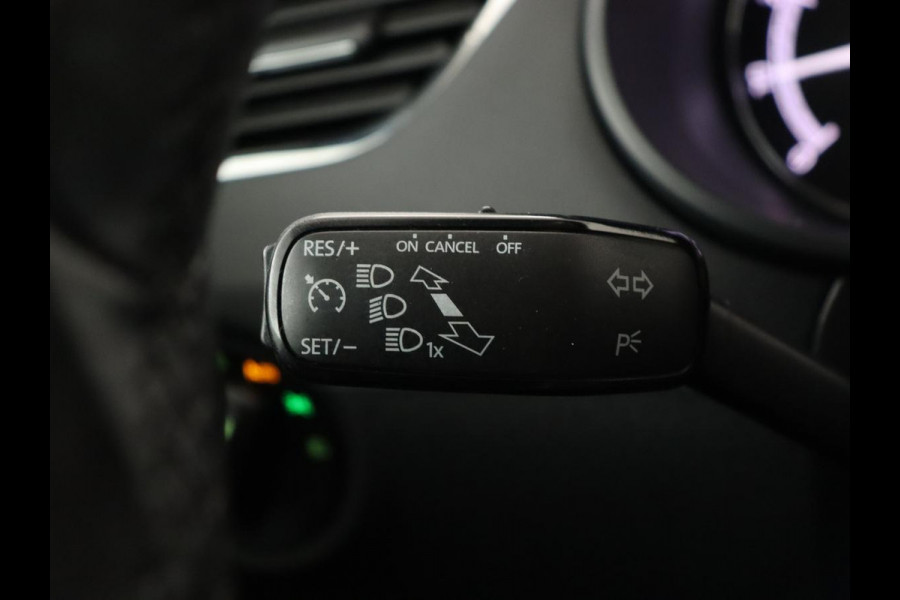 Škoda Octavia Combi 1.0 TSI Greentech Ambition Business | Trekhaak | Carplay | PDC | Navigatie | Climate control | Cruise control