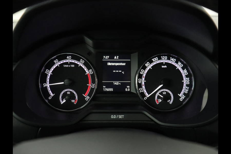 Škoda Octavia Combi 1.0 TSI Greentech Ambition Business | Trekhaak | Carplay | PDC | Navigatie | Climate control | Cruise control