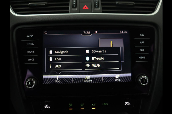 Škoda Octavia Combi 1.0 TSI Greentech Ambition Business | Trekhaak | Carplay | PDC | Navigatie | Climate control | Cruise control