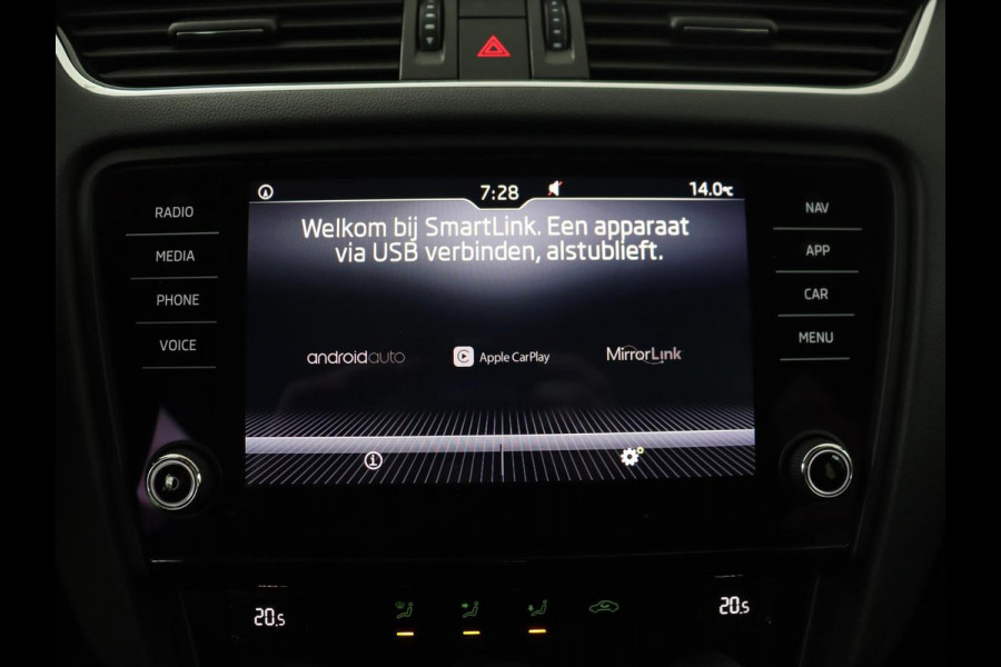Škoda Octavia Combi 1.0 TSI Greentech Ambition Business | Trekhaak | Carplay | PDC | Navigatie | Climate control | Cruise control