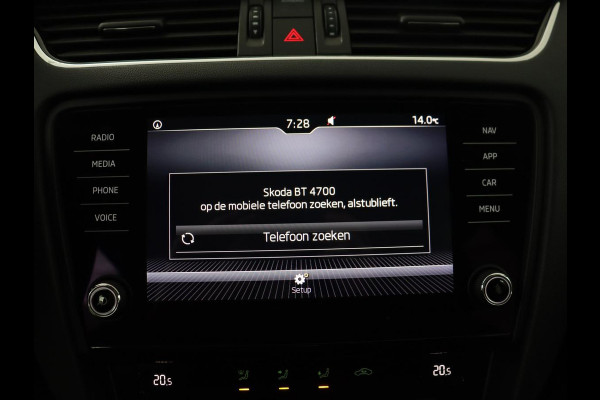 Škoda Octavia Combi 1.0 TSI Greentech Ambition Business | Trekhaak | Carplay | PDC | Navigatie | Climate control | Cruise control