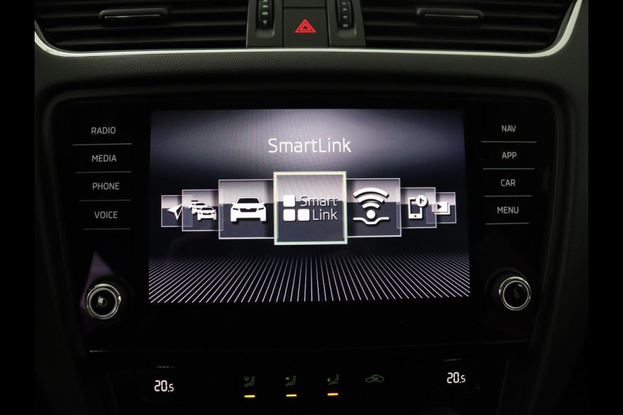 Škoda Octavia Combi 1.0 TSI Greentech Ambition Business | Trekhaak | Carplay | PDC | Navigatie | Climate control | Cruise control