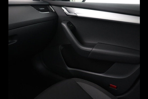 Škoda Octavia Combi 1.0 TSI Greentech Ambition Business | Trekhaak | Carplay | PDC | Navigatie | Climate control | Cruise control