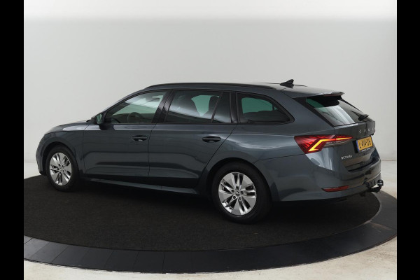 Škoda Octavia 1.0 e-TSI Sport | Trekhaak | Carplay | Navigatie | Sportstoelen | Sfeerverlichting | Full LED | Parkeerhulp | Climate control | Verwarmde voorruit