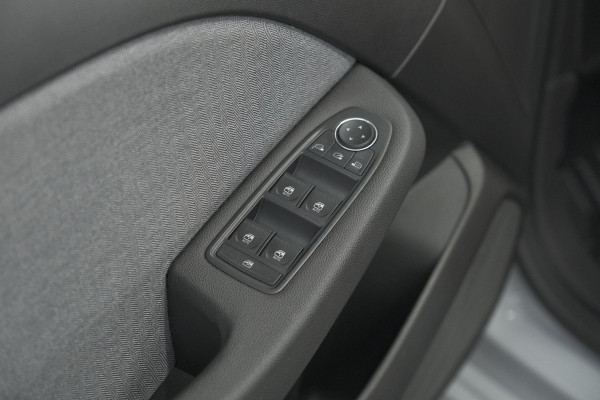 Renault Clio 1.6 E-Tech Full Hybrid 145 Techno | 360 Camera | Adaptieve Cruise Control | Dodehoekdetectie | 9.3 Inch Groot Scherm