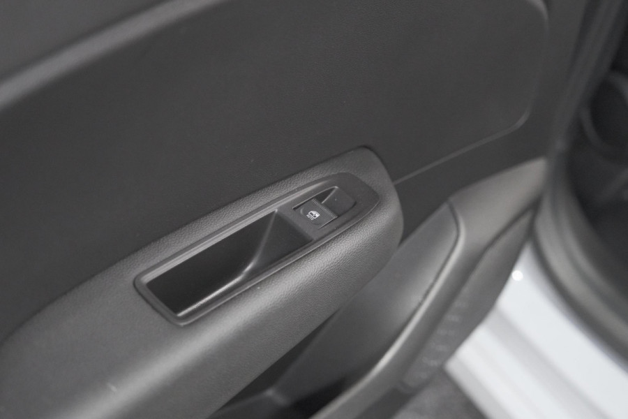 Renault Clio 1.6 E-Tech Full Hybrid 145 Techno | 360 Camera | Adaptieve Cruise Control | Dodehoekdetectie | 9.3 Inch Groot Scherm