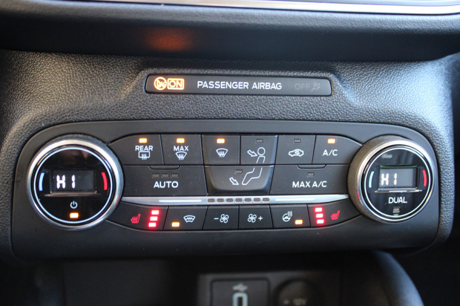 Ford FOCUS Wagon 1.5 EcoBoost Vignale | Adaptieve cruise | BLIS | Camera | Head-up | Winterpack |