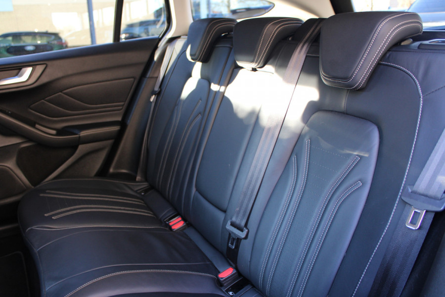 Ford FOCUS Wagon 1.5 EcoBoost Vignale | Adaptieve cruise | BLIS | Camera | Head-up | Winterpack |