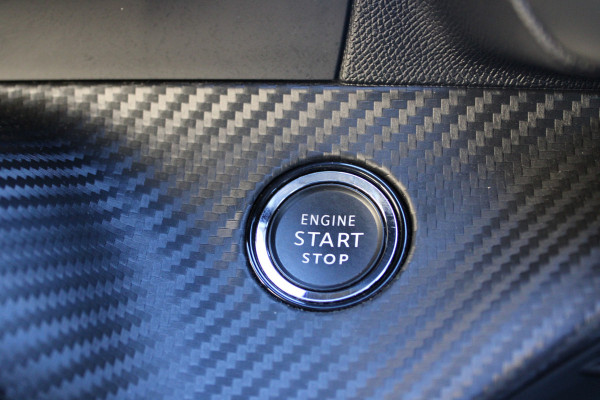 Peugeot 2008 1.2 PureTech Allure | Trekhaak | Panoramadak | Navigatie