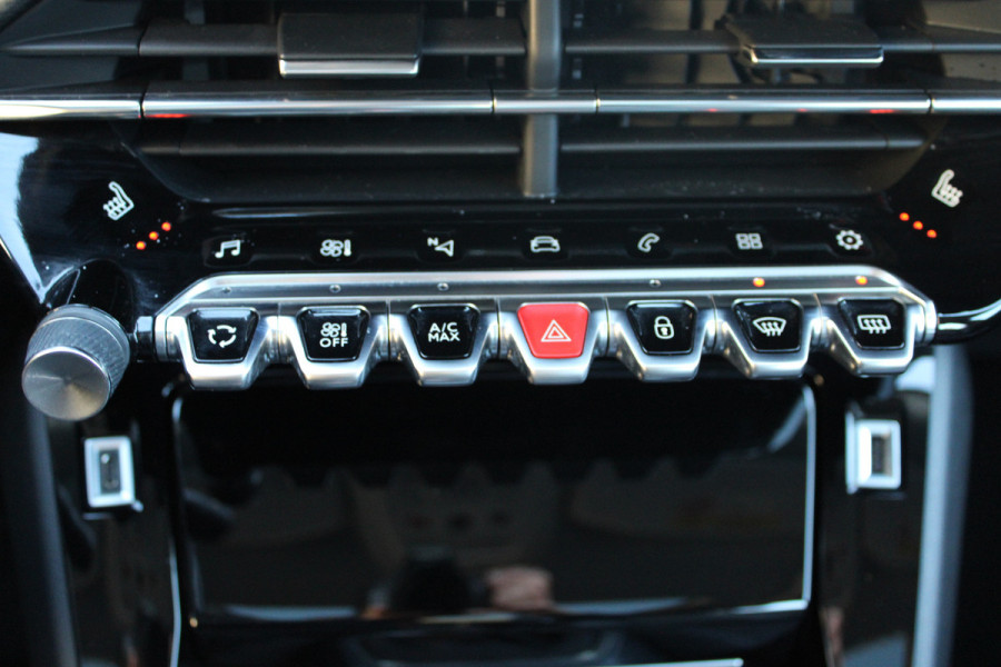 Peugeot 2008 1.2 PureTech Allure | Trekhaak | Panoramadak | Navigatie