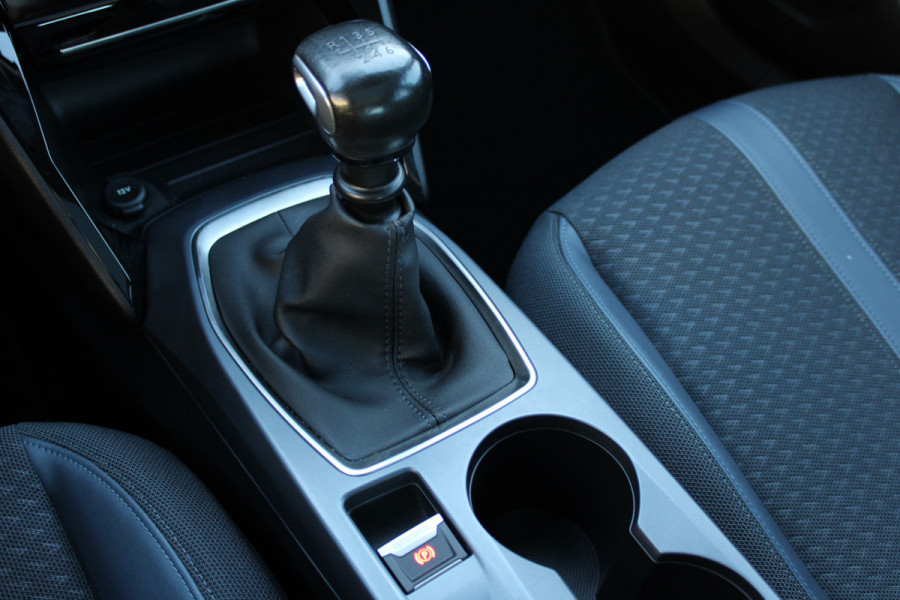 Peugeot 2008 1.2 PureTech Allure | Trekhaak | Panoramadak | Navigatie