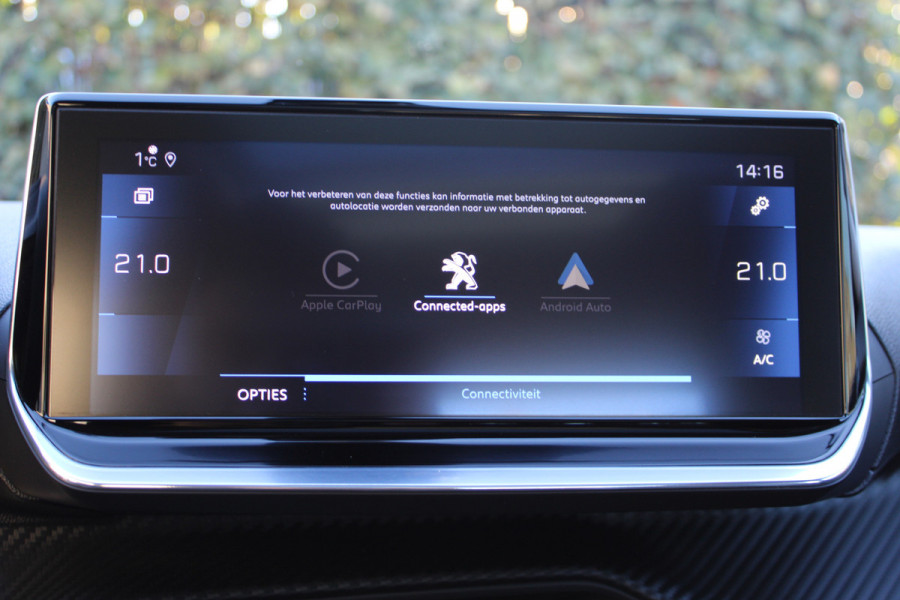 Peugeot 2008 1.2 PureTech Allure | Trekhaak | Panoramadak | Navigatie