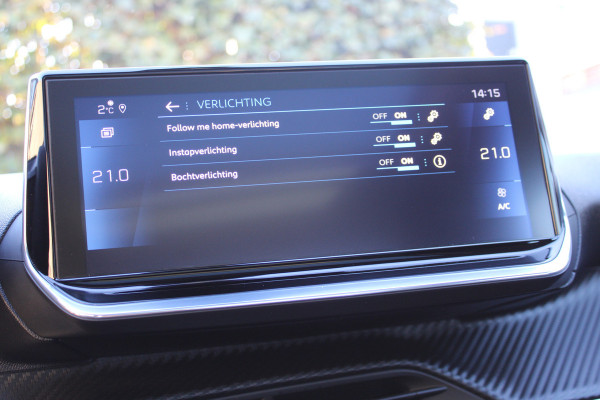 Peugeot 2008 1.2 PureTech Allure | Trekhaak | Panoramadak | Navigatie