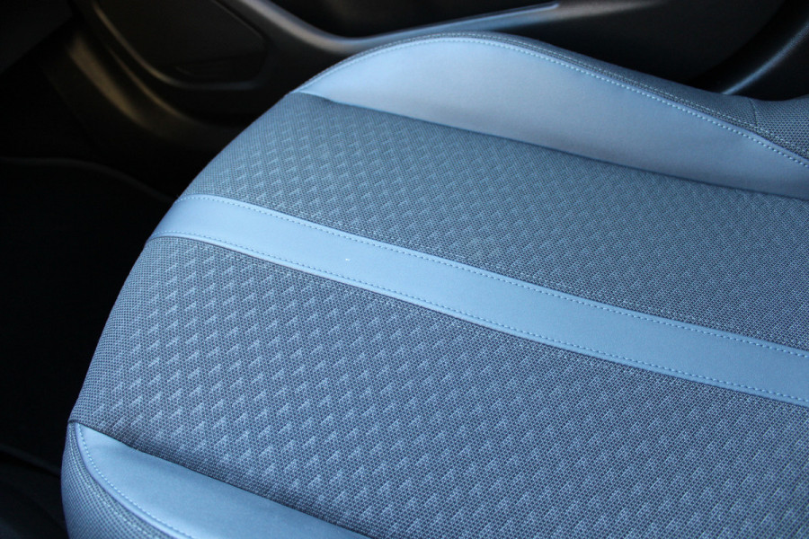 Peugeot 2008 1.2 PureTech Allure | Trekhaak | Panoramadak | Navigatie