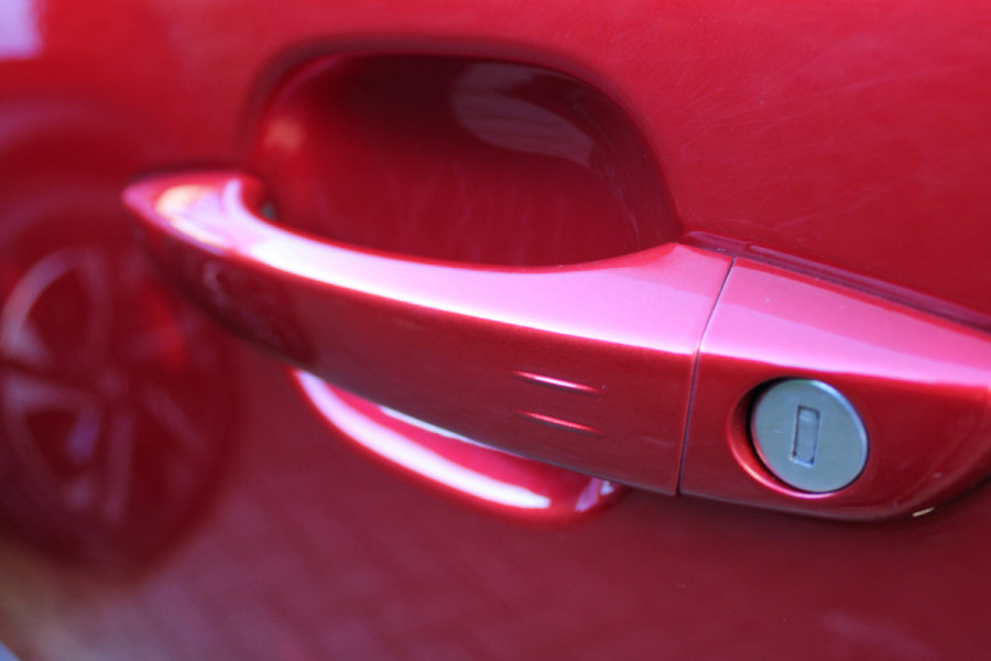 Peugeot 2008 1.2 PureTech Allure | Trekhaak | Panoramadak | Navigatie