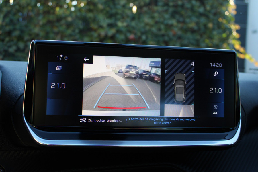 Peugeot 2008 1.2 PureTech Allure | Trekhaak | Panoramadak | Navigatie