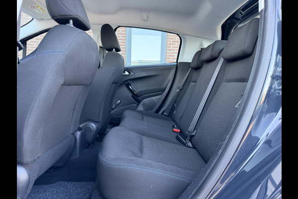 Peugeot 208 1.2 PureTech Signature Navi,Airco,Cruise,PDC,N.A.P,Dealer Onderhouden,APK tot 04-2026